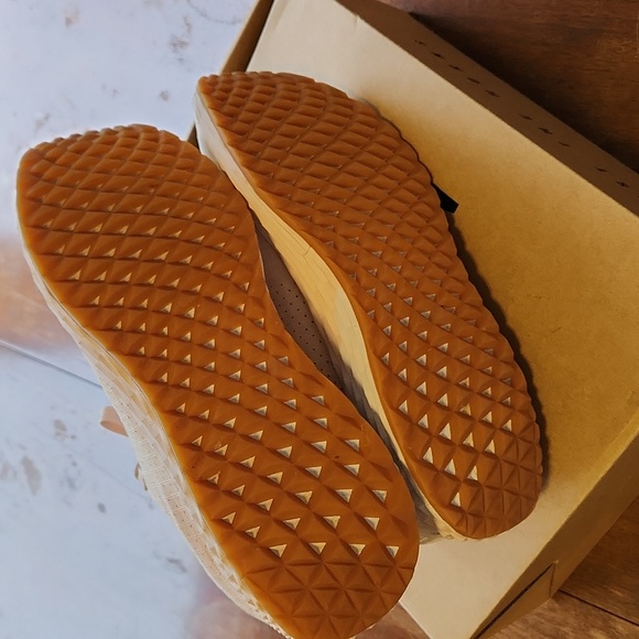 EUC Nobull Womens Light Pink Athletic Shoes - Picture 4 of 4